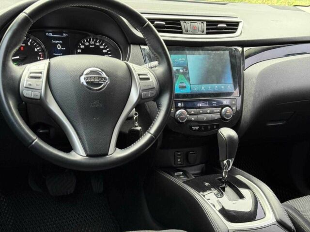 Красный Ниссан Кашкай, объемом двигателя 1.2 л и пробегом 70 тыс. км за 14300 $, фото 13 на Automoto.ua