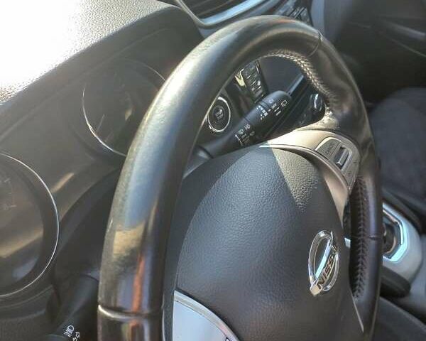 Красный Ниссан Кашкай, объемом двигателя 1.2 л и пробегом 120 тыс. км за 13800 $, фото 3 на Automoto.ua