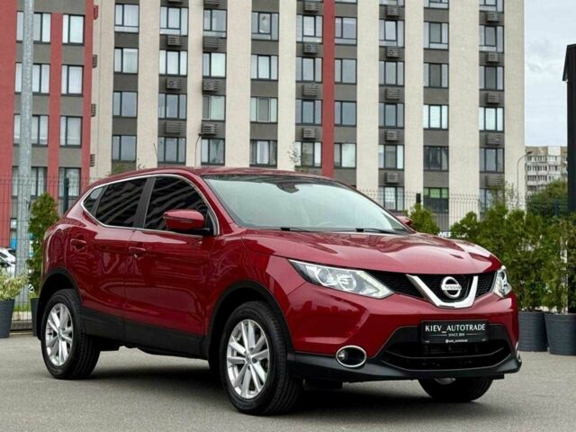Красный Ниссан Кашкай, объемом двигателя 1.2 л и пробегом 70 тыс. км за 14300 $, фото 5 на Automoto.ua
