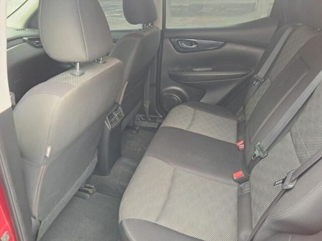 Красный Ниссан Кашкай, объемом двигателя 2 л и пробегом 147 тыс. км за 14500 $, фото 6 на Automoto.ua