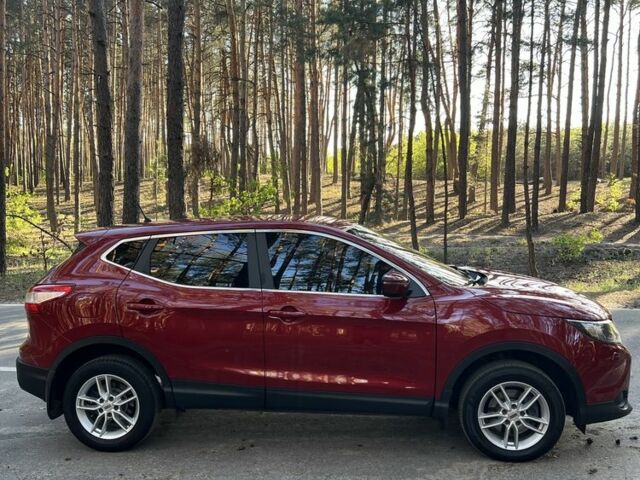Красный Ниссан Кашкай, объемом двигателя 1.2 л и пробегом 130 тыс. км за 13900 $, фото 6 на Automoto.ua