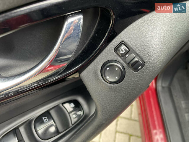 Ниссан Кашкай 2017 в Мукачеве на Automoto.ua Красный Ниссан Кашкай, объемом двигателя 1.6 л и пробегом 133 тыс. км за 14900 $, фото 16 на Automoto.ua