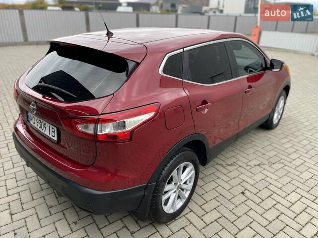 Ниссан Кашкай 2017 в Мукачеве на Automoto.ua Красный Ниссан Кашкай, объемом двигателя 1.6 л и пробегом 133 тыс. км за 14900 $, фото 12 на Automoto.ua