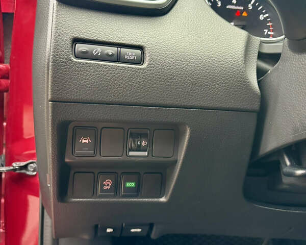 Червоний Ніссан Кашкай, об'ємом двигуна 1.2 л та пробігом 140 тис. км за 12200 $, фото 22 на Automoto.ua