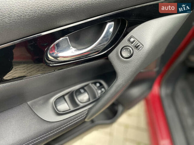 Ниссан Кашкай 2017 в Мукачеве на Automoto.ua Красный Ниссан Кашкай, объемом двигателя 1.6 л и пробегом 133 тыс. км за 14900 $, фото 15 на Automoto.ua