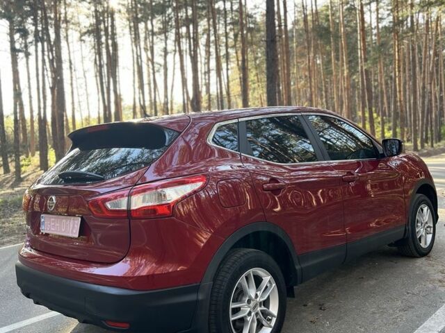 Красный Ниссан Кашкай, объемом двигателя 1.2 л и пробегом 130 тыс. км за 13900 $, фото 7 на Automoto.ua