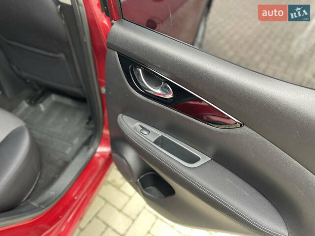 Ниссан Кашкай 2017 в Мукачеве на Automoto.ua Красный Ниссан Кашкай, объемом двигателя 1.6 л и пробегом 133 тыс. км за 14900 $, фото 20 на Automoto.ua