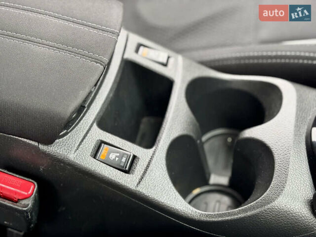 Червоний Ніссан Кашкай, об'ємом двигуна 1.2 л та пробігом 140 тис. км за 12200 $, фото 27 на Automoto.ua