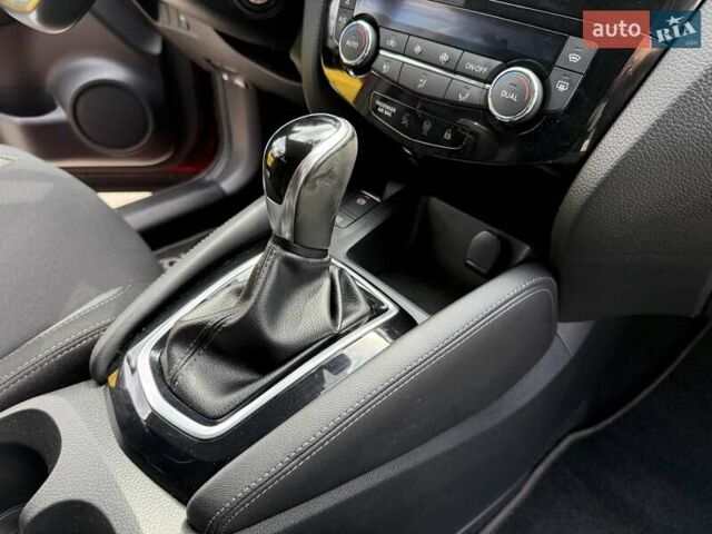 Красный Ниссан Кашкай, объемом двигателя 2 л и пробегом 51 тыс. км за 17900 $, фото 27 на Automoto.ua