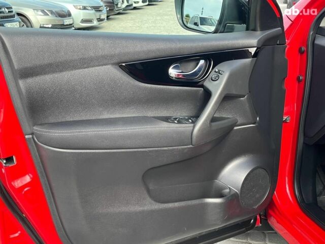 Ніссан Кашкай 2019 у Львові на Automoto.ua Червоний Ніссан Кашкай, об'ємом двигуна 1.2 л та пробігом 101 тис. км за 15990 $, фото 11 на Automoto.ua