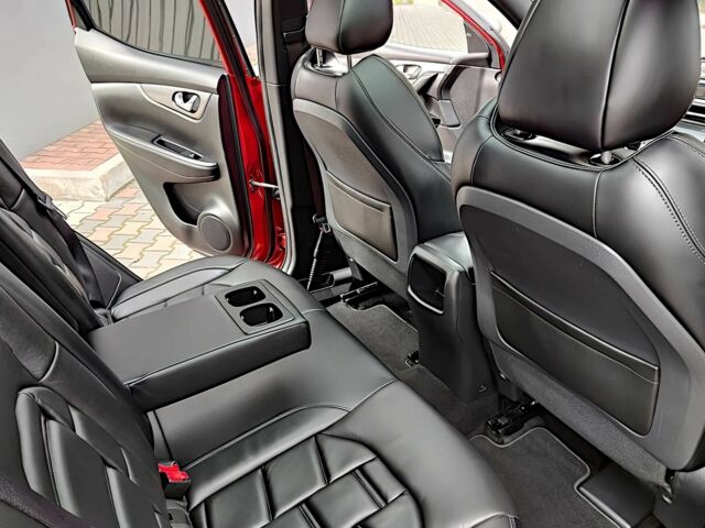 Красный Ниссан Кашкай, объемом двигателя 1.5 л и пробегом 31 тыс. км за 11000 $, фото 13 на Automoto.ua