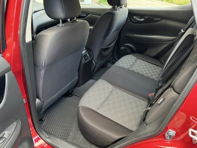 Красный Ниссан Кашкай, объемом двигателя 2 л и пробегом 87 тыс. км за 16800 $, фото 17 на Automoto.ua