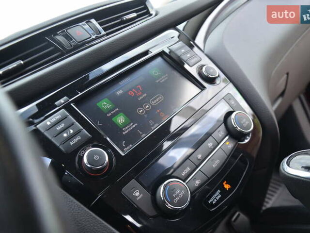 Червоний Ніссан Кашкай, об'ємом двигуна 2 л та пробігом 54 тис. км за 17999 $, фото 39 на Automoto.ua