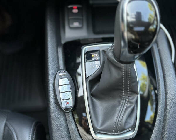 Красный Ниссан Кашкай, объемом двигателя 2 л и пробегом 54 тыс. км за 17800 $, фото 61 на Automoto.ua