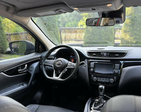 Красный Ниссан Кашкай, объемом двигателя 2 л и пробегом 54 тыс. км за 17800 $, фото 53 на Automoto.ua