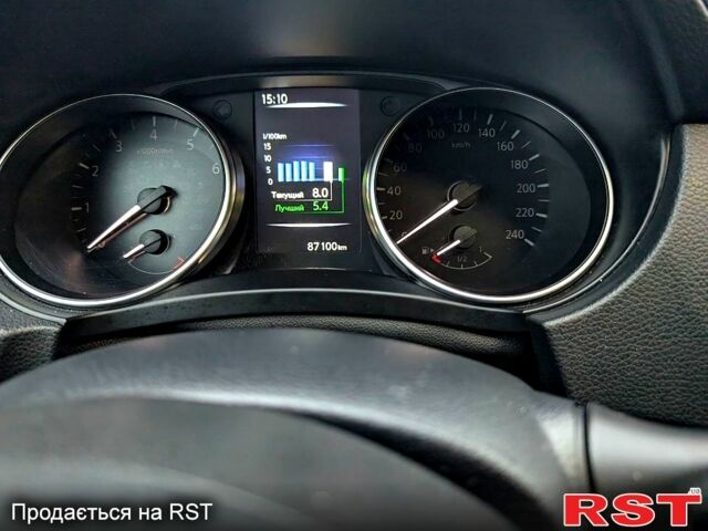 Красный Ниссан Кашкай, объемом двигателя 2 л и пробегом 89 тыс. км за 18000 $, фото 4 на Automoto.ua