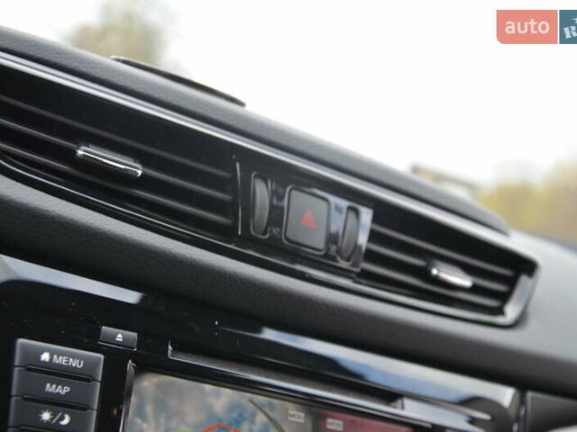 Червоний Ніссан Кашкай, об'ємом двигуна 2 л та пробігом 54 тис. км за 17999 $, фото 48 на Automoto.ua