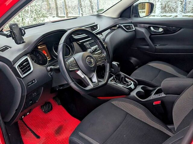 Красный Ниссан Кашкай, объемом двигателя 2 л и пробегом 89 тыс. км за 18000 $, фото 3 на Automoto.ua