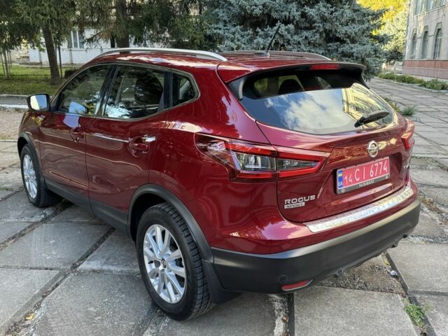 Красный Ниссан Кашкай, объемом двигателя 2 л и пробегом 87 тыс. км за 16800 $, фото 2 на Automoto.ua