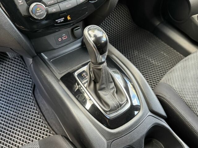 Красный Ниссан Кашкай, объемом двигателя 2 л и пробегом 87 тыс. км за 16800 $, фото 15 на Automoto.ua