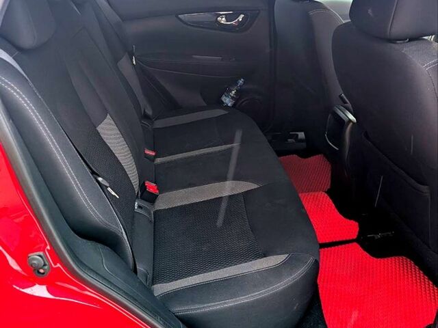 Красный Ниссан Кашкай, объемом двигателя 2 л и пробегом 89 тыс. км за 18000 $, фото 7 на Automoto.ua