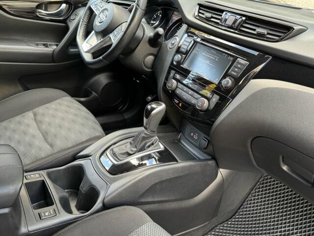 Красный Ниссан Кашкай, объемом двигателя 2 л и пробегом 87 тыс. км за 16800 $, фото 21 на Automoto.ua