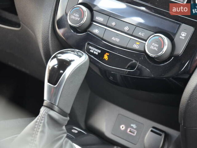 Червоний Ніссан Кашкай, об'ємом двигуна 2 л та пробігом 54 тис. км за 17999 $, фото 61 на Automoto.ua