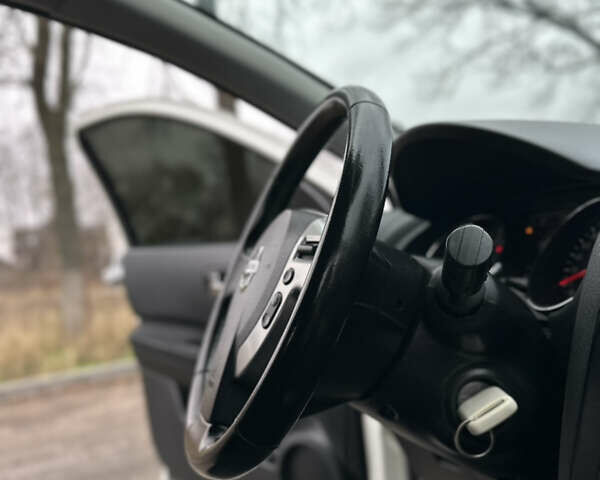 Ниссан Кашкай, объемом двигателя 1.5 л и пробегом 232 тыс. км за 9500 $, фото 19 на Automoto.ua