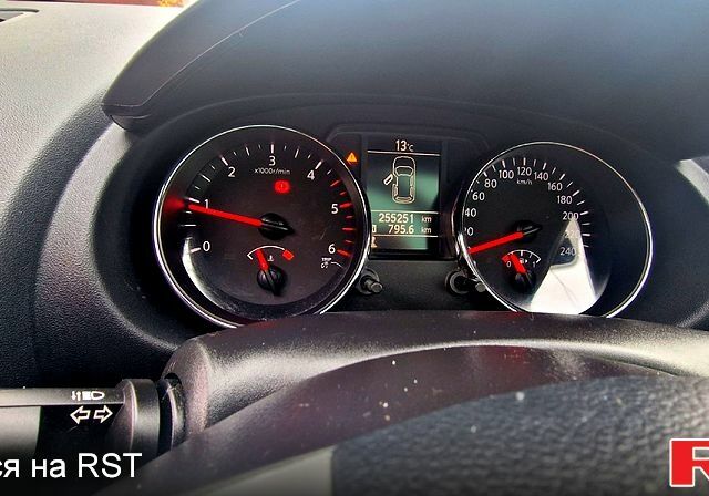 Ниссан Кашкай, объемом двигателя 1.6 л и пробегом 255 тыс. км за 11700 $, фото 4 на Automoto.ua