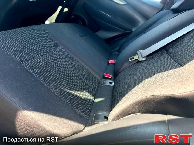 Ниссан Кашкай, объемом двигателя 1.2 л и пробегом 200 тыс. км за 11750 $, фото 6 на Automoto.ua