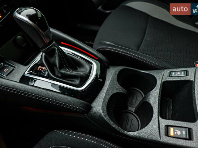 Ниссан Кашкай, объемом двигателя 1.2 л и пробегом 47 тыс. км за 17188 $, фото 16 на Automoto.ua