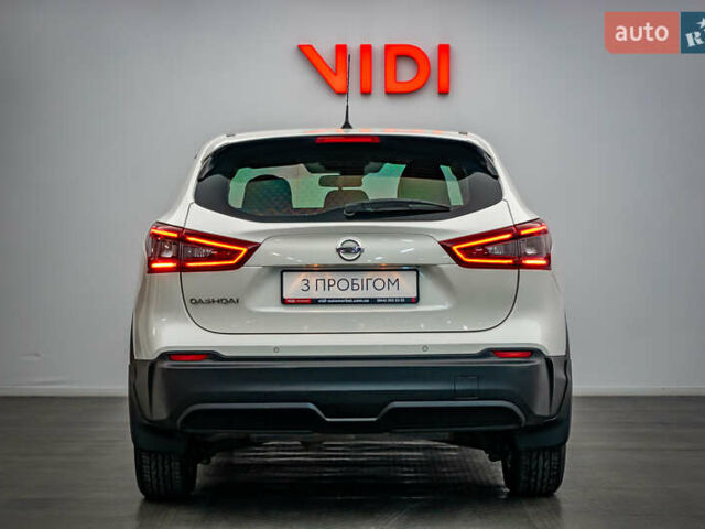 Ниссан Кашкай, объемом двигателя 1.6 л и пробегом 49 тыс. км за 22276 $, фото 6 на Automoto.ua