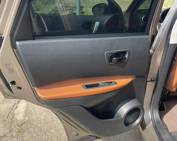 Желтый Ниссан Кашкай, объемом двигателя 2 л и пробегом 232 тыс. км за 10000 $, фото 16 на Automoto.ua