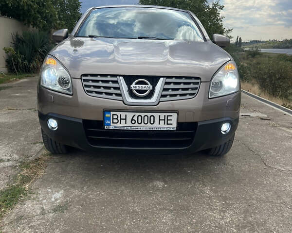 Желтый Ниссан Кашкай, объемом двигателя 2 л и пробегом 232 тыс. км за 10000 $, фото 6 на Automoto.ua