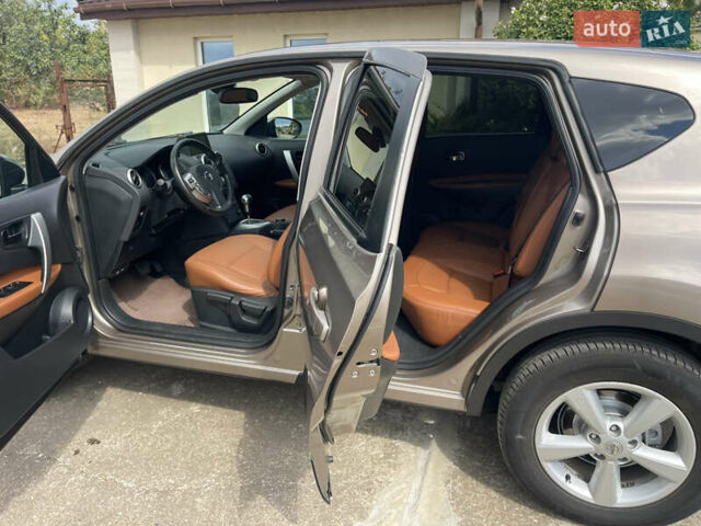 Желтый Ниссан Кашкай, объемом двигателя 2 л и пробегом 232 тыс. км за 10000 $, фото 12 на Automoto.ua