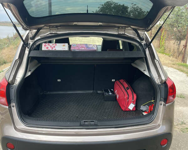 Желтый Ниссан Кашкай, объемом двигателя 2 л и пробегом 232 тыс. км за 10000 $, фото 21 на Automoto.ua