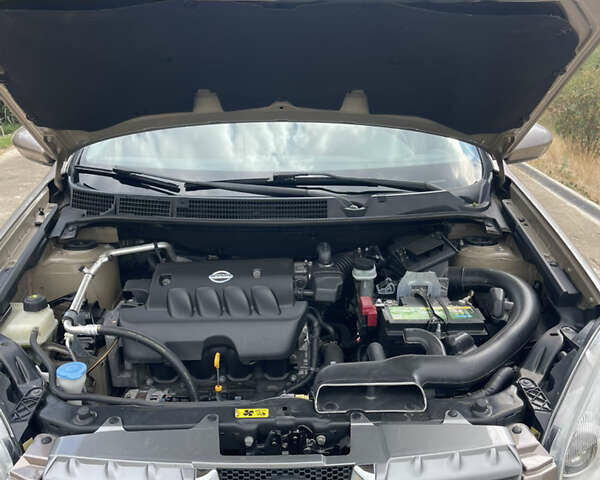 Желтый Ниссан Кашкай, объемом двигателя 2 л и пробегом 232 тыс. км за 10000 $, фото 7 на Automoto.ua