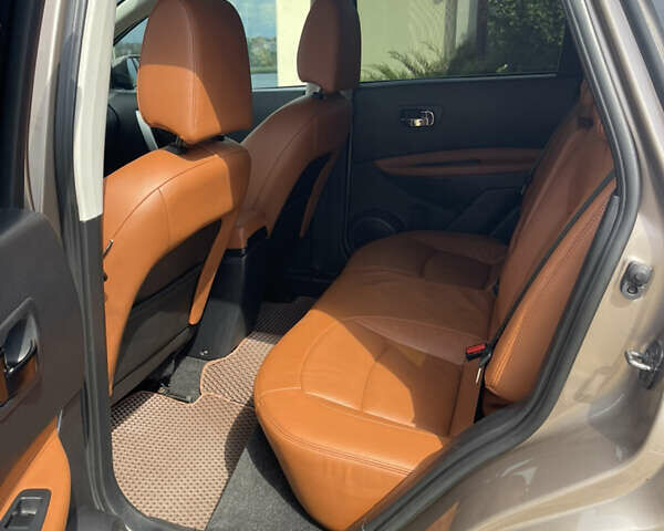 Желтый Ниссан Кашкай, объемом двигателя 2 л и пробегом 232 тыс. км за 10000 $, фото 14 на Automoto.ua