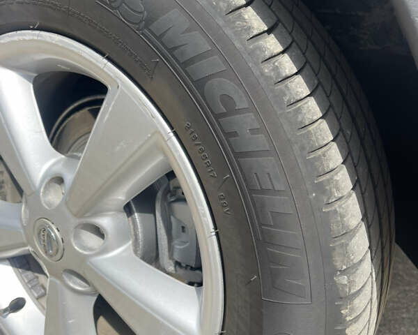 Желтый Ниссан Кашкай, объемом двигателя 2 л и пробегом 232 тыс. км за 10000 $, фото 27 на Automoto.ua