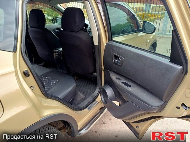 Желтый Ниссан Кашкай, объемом двигателя 2 л и пробегом 203 тыс. км за 8200 $, фото 6 на Automoto.ua