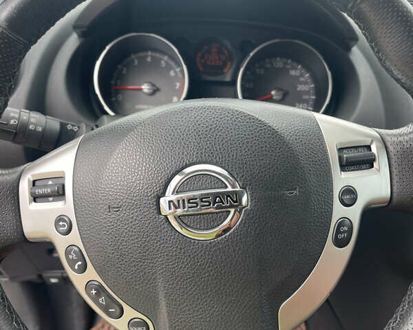 Желтый Ниссан Кашкай, объемом двигателя 2 л и пробегом 232 тыс. км за 10000 $, фото 23 на Automoto.ua