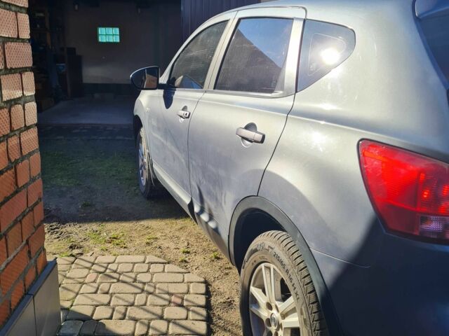 Серый Ниссан Кашкай, объемом двигателя 1.5 л и пробегом 264 тыс. км за 8000 $, фото 2 на Automoto.ua