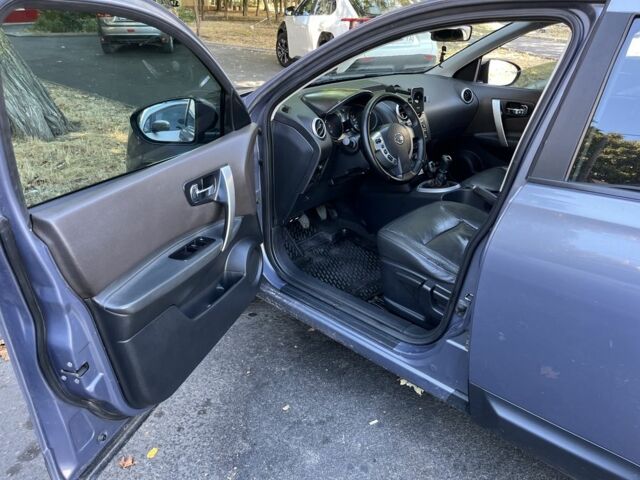 Серый Ниссан Кашкай, объемом двигателя 1.5 л и пробегом 305 тыс. км за 4024 $, фото 5 на Automoto.ua