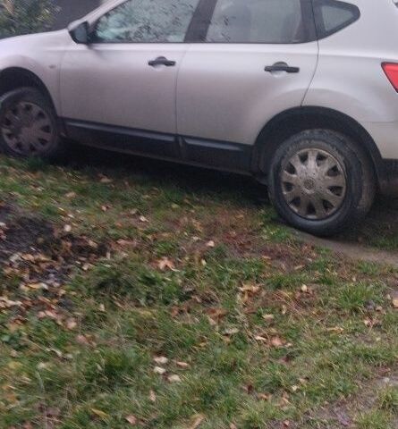 Серый Ниссан Кашкай, объемом двигателя 1.5 л и пробегом 280 тыс. км за 6000 $, фото 3 на Automoto.ua