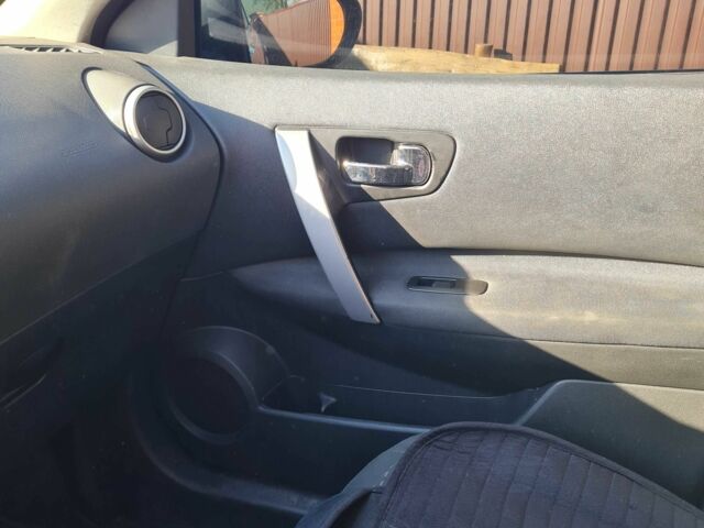 Серый Ниссан Кашкай, объемом двигателя 1.5 л и пробегом 264 тыс. км за 8000 $, фото 7 на Automoto.ua