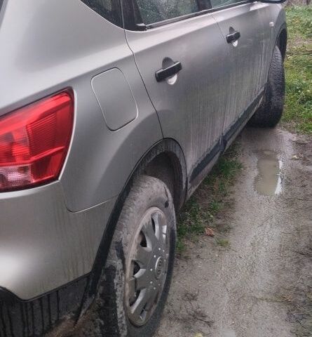 Серый Ниссан Кашкай, объемом двигателя 1.5 л и пробегом 280 тыс. км за 6000 $, фото 1 на Automoto.ua