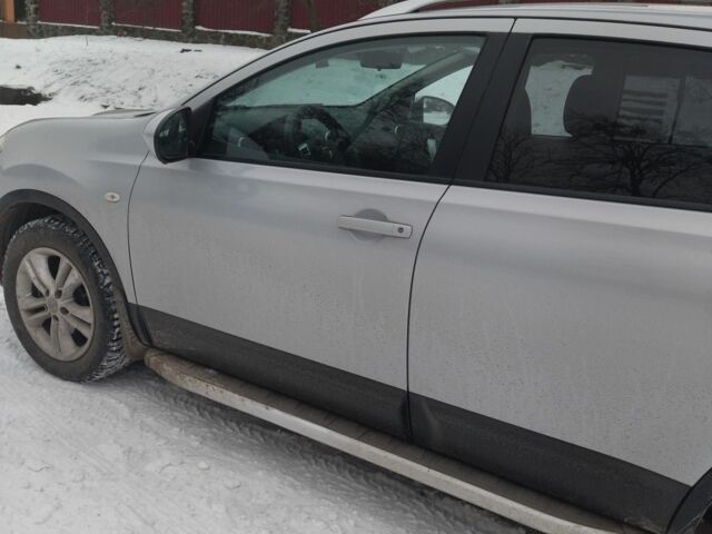 Серый Ниссан Кашкай, объемом двигателя 2 л и пробегом 217 тыс. км за 9500 $, фото 4 на Automoto.ua