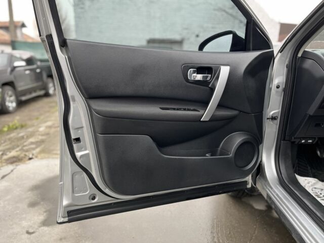 Серый Ниссан Кашкай, объемом двигателя 1.5 л и пробегом 314 тыс. км за 8500 $, фото 9 на Automoto.ua