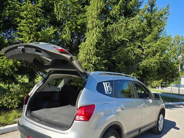 Серый Ниссан Кашкай, объемом двигателя 1.6 л и пробегом 300 тыс. км за 9500 $, фото 2 на Automoto.ua