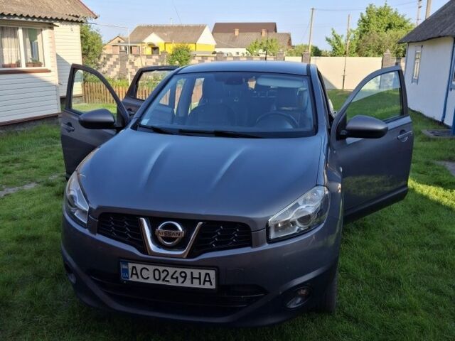 Серый Ниссан Кашкай, объемом двигателя 1.5 л и пробегом 270 тыс. км за 9600 $, фото 3 на Automoto.ua